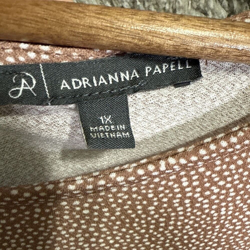 Adrianna Papell Blouse Top Size 1X Polka Dot Taupe Neutral Stretch 3/4 Sleeve - Picture 6 of 10